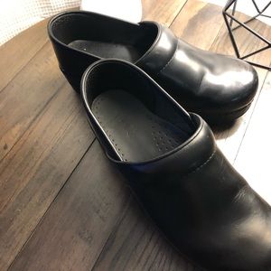 Dansko clogs size 8